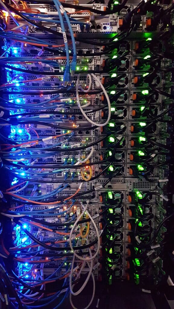 Server- und Elektronikanlagen in einem Gewerbebetrieb als versicherte Technik bei Elektronik- und Maschinenversicherung